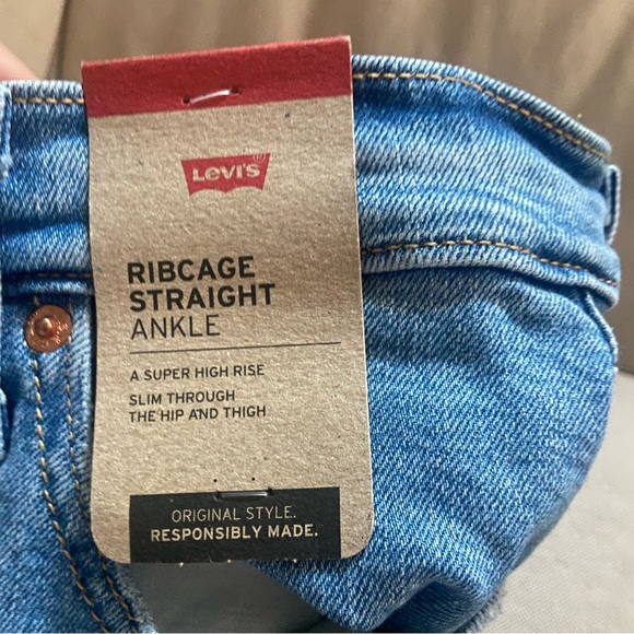 Levi jeans - Picture 2 of 3
